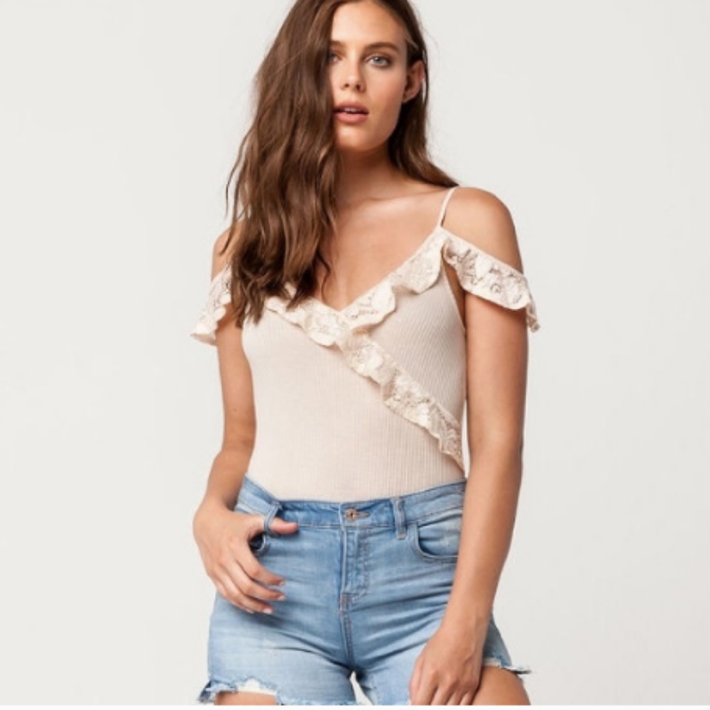 H.I.P. Lace Ruffle Rib Bodysuit - Picture 3 of 6